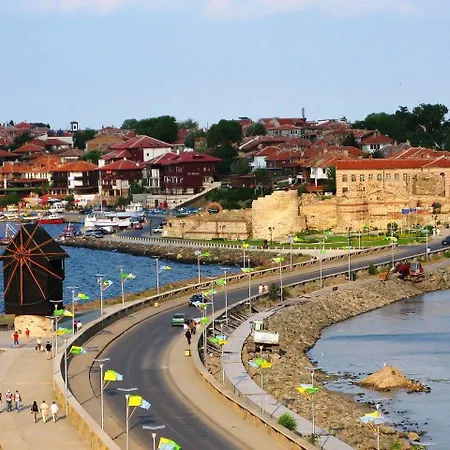 аpartment In The Garden Of Eden Apartment