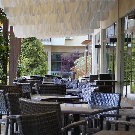 аpartment In The Garden Of Eden Apartment