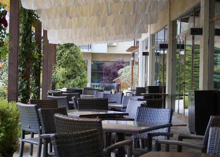 аpartment In The Garden Of Eden Apartmán